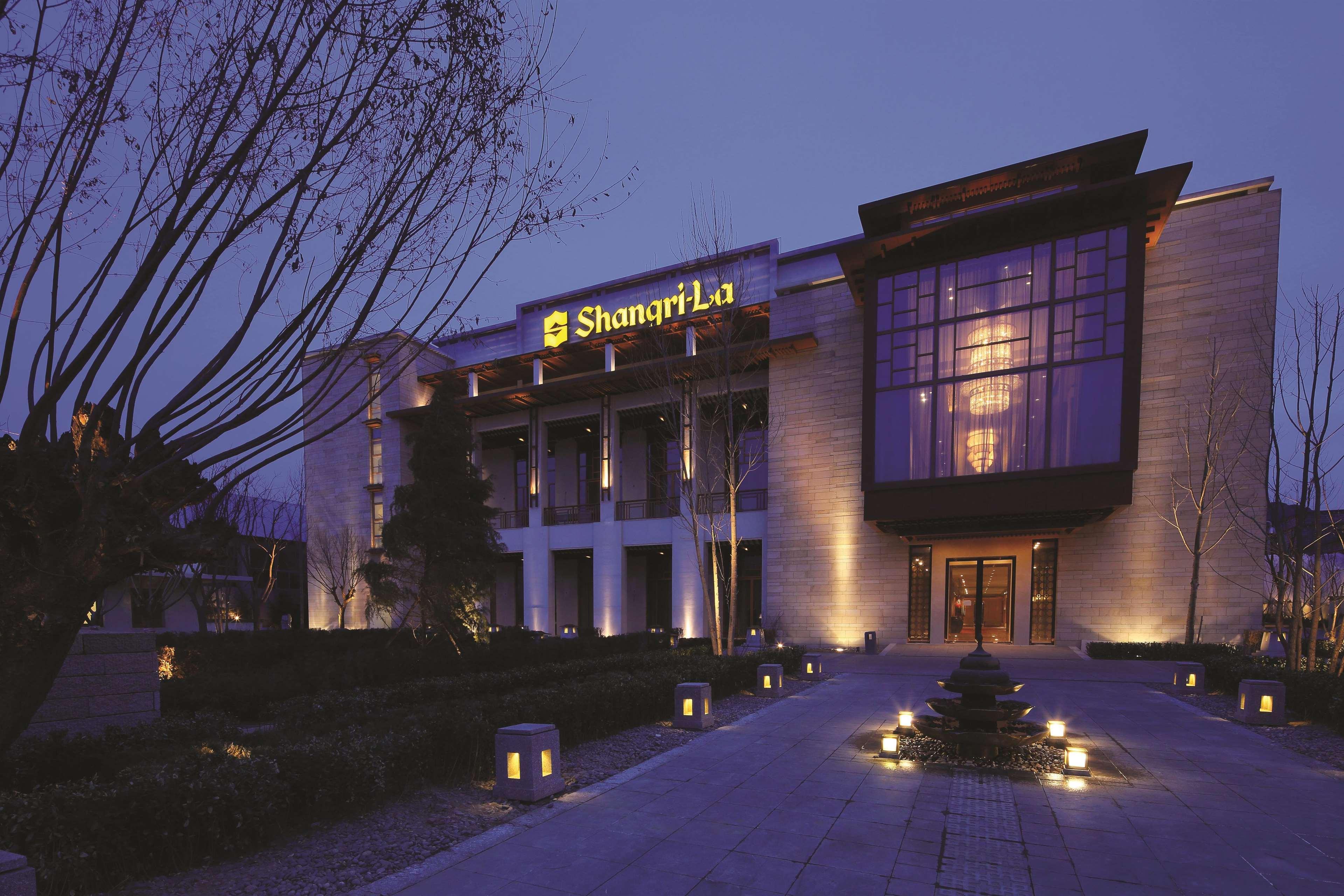 Shangri-La Лхаса Екстер'єр фото